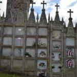 Cementerio miñotos entrada